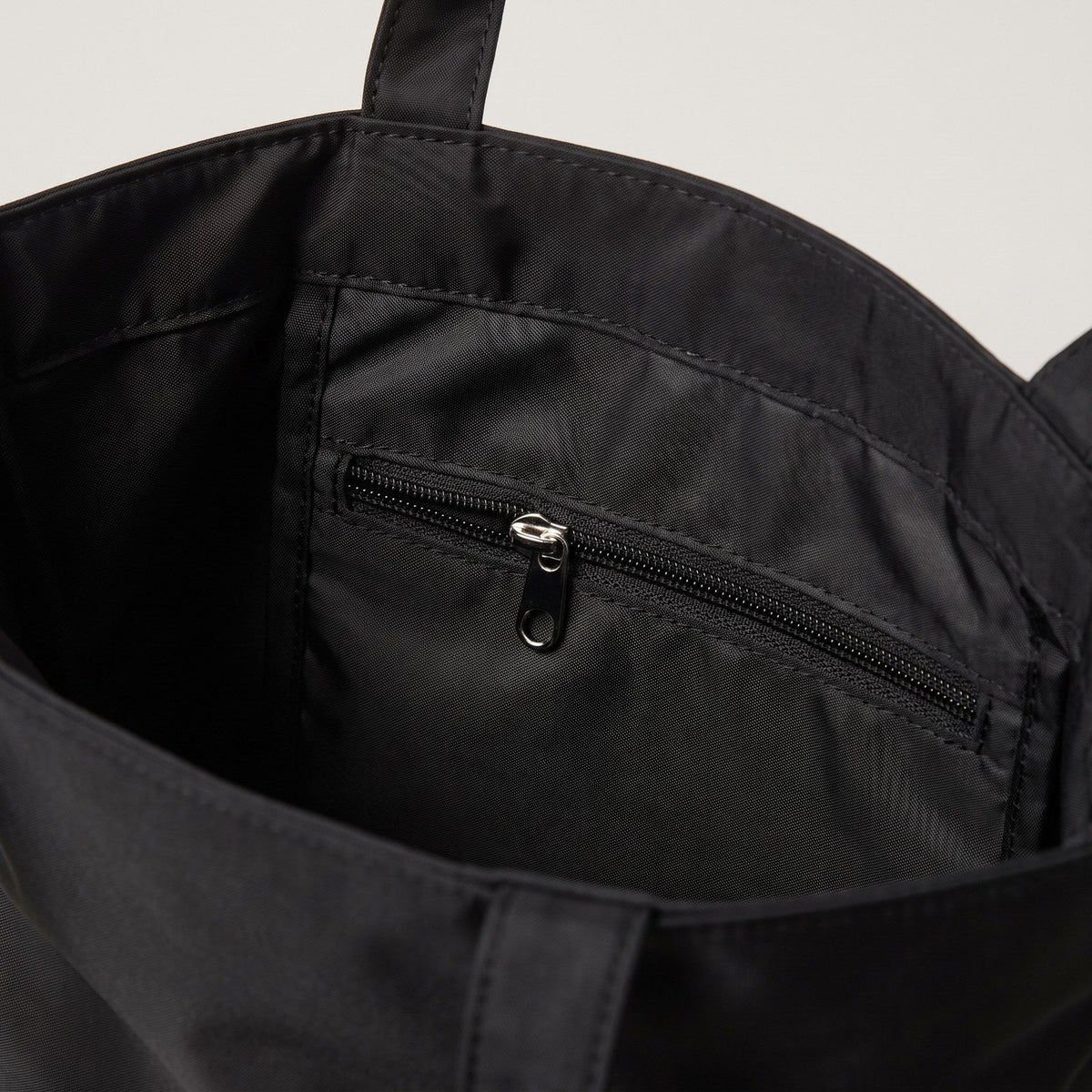 JUSTPACK Cargo tote, interior pocket detail