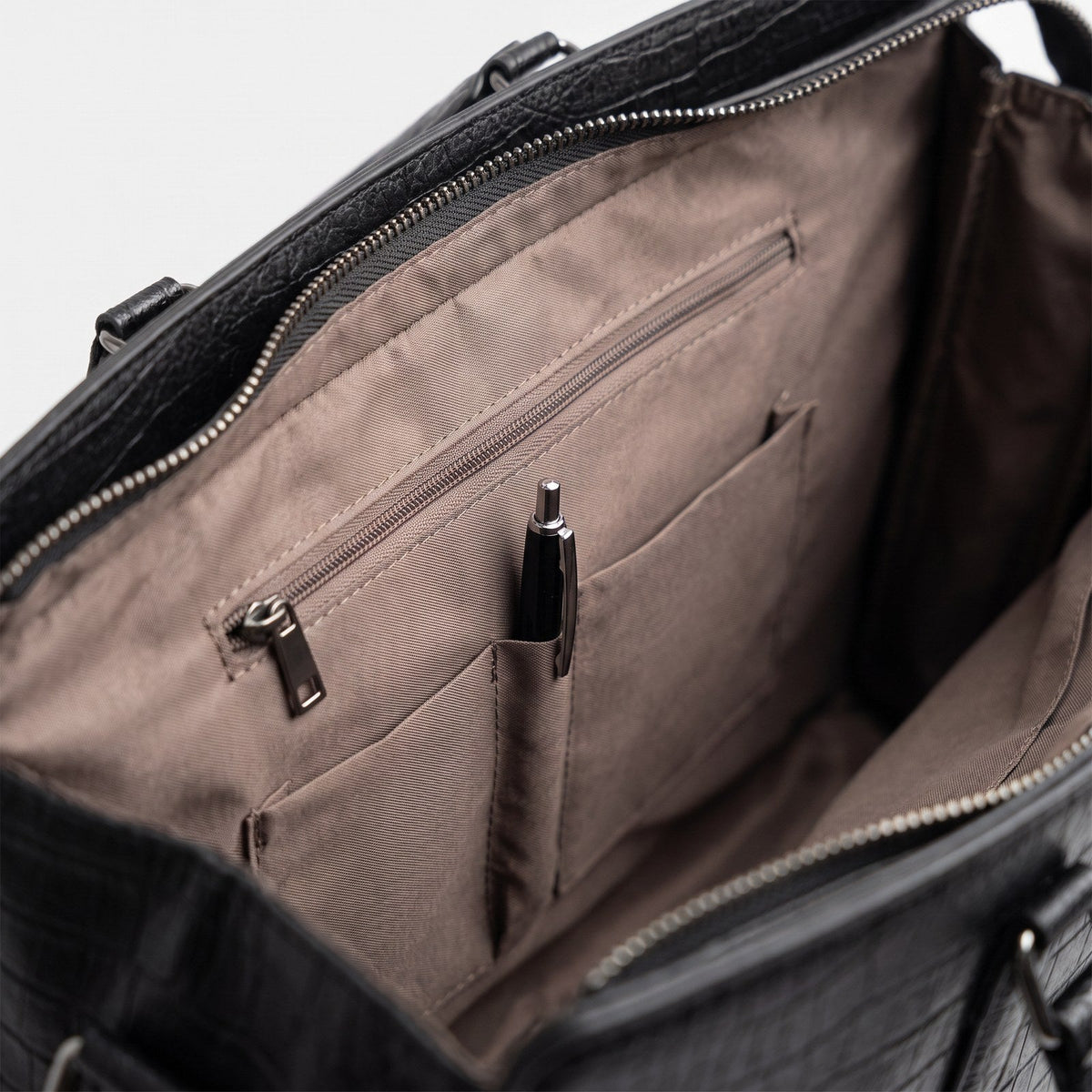 JUSTPACK Basalt briefcase, interior pocket detail