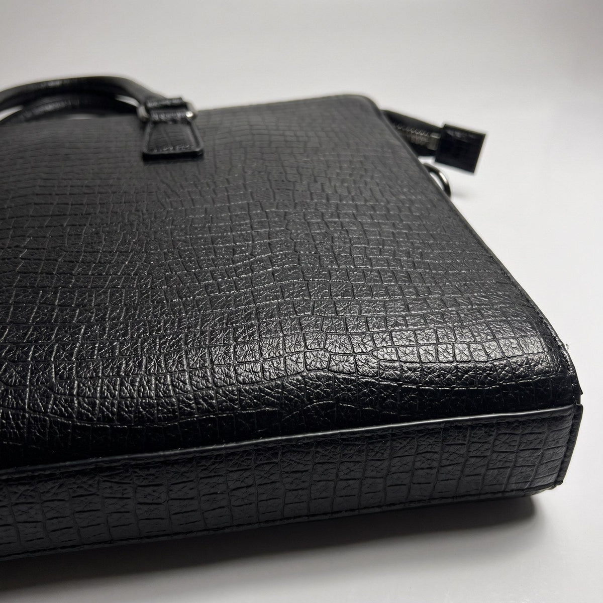 JUSTPACK Basalt briefcase, material texture