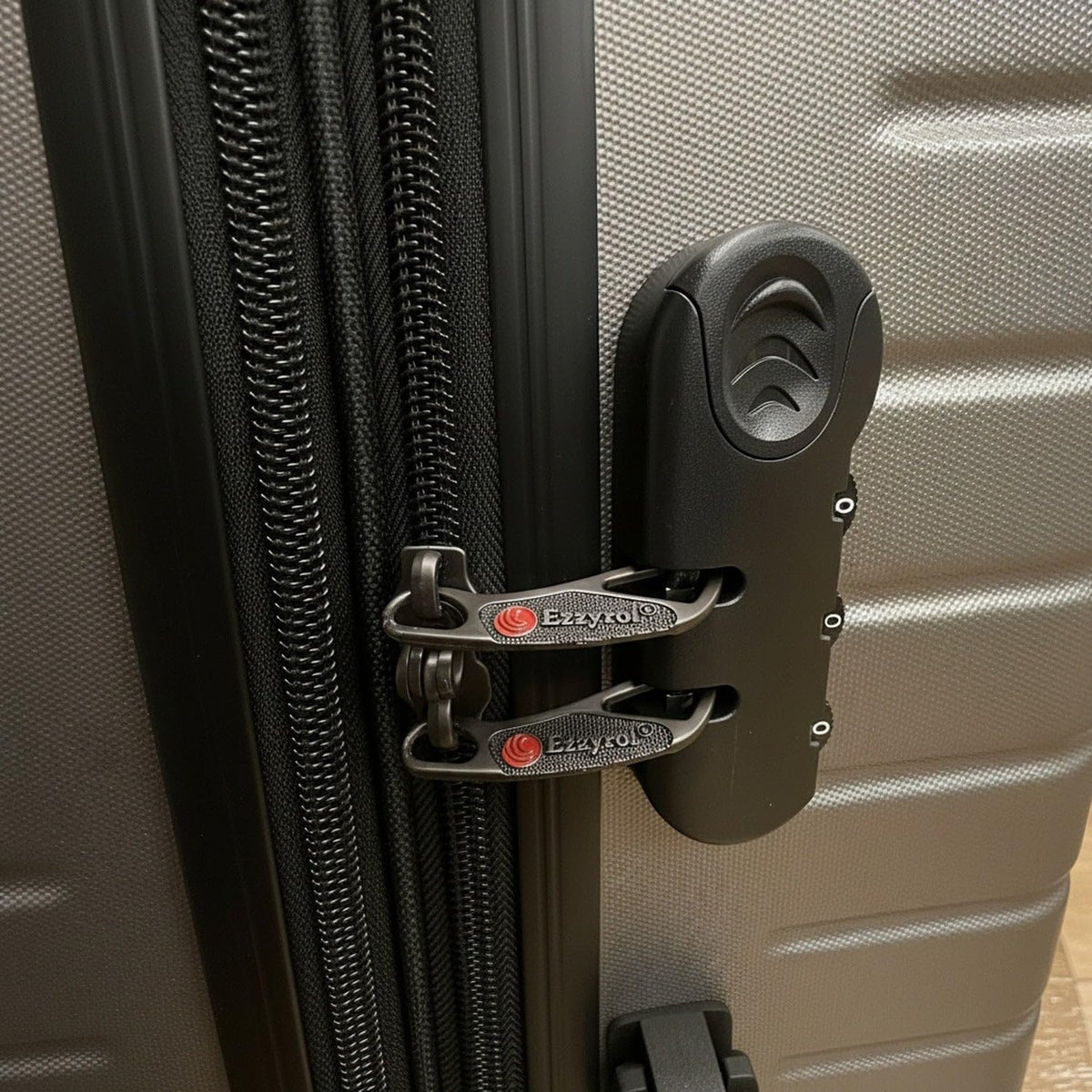Ezzyrol BLD119 Honeycomb Hard Shell Suitcase in Grey