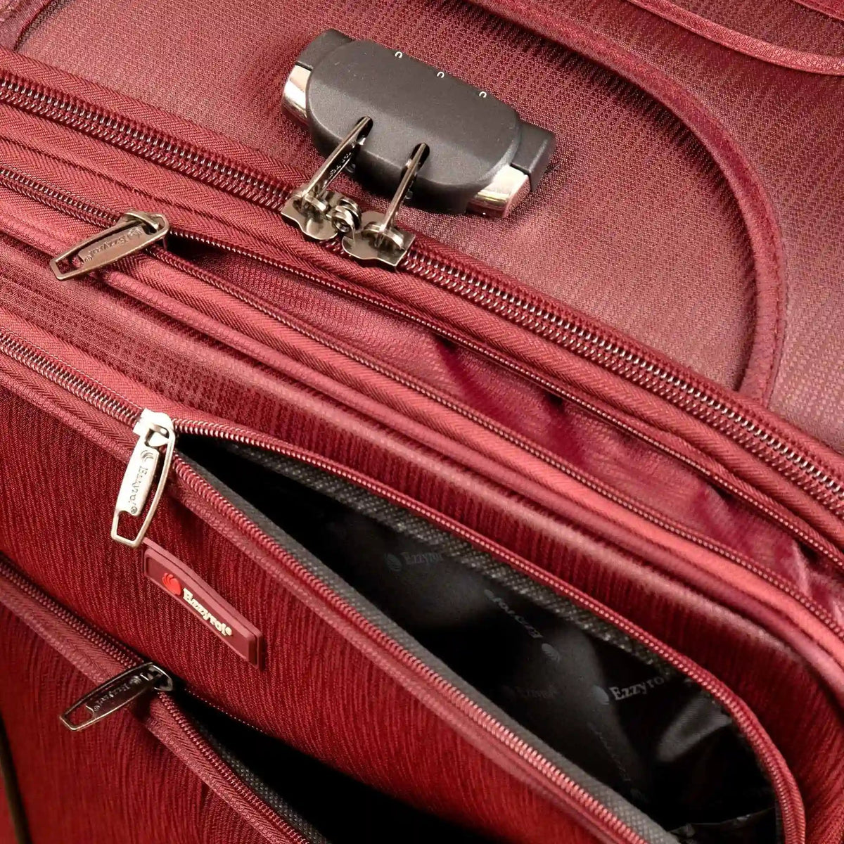 EZ222-BURGUNDY-DETAIL-lock | DETAIL | Ezzyrol Shuttle Burgundy lock close up
