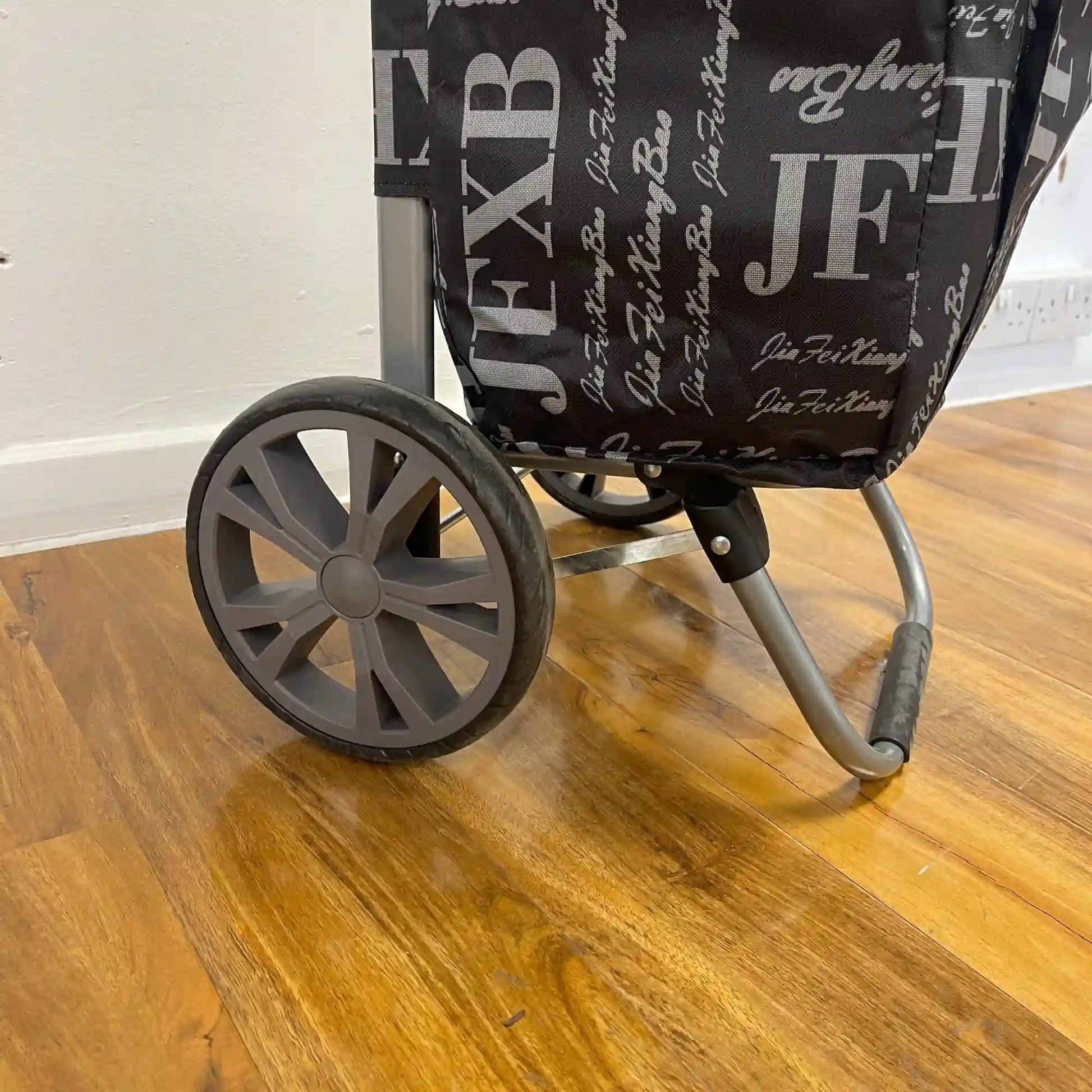 ShoppingTrolleyAxel_5