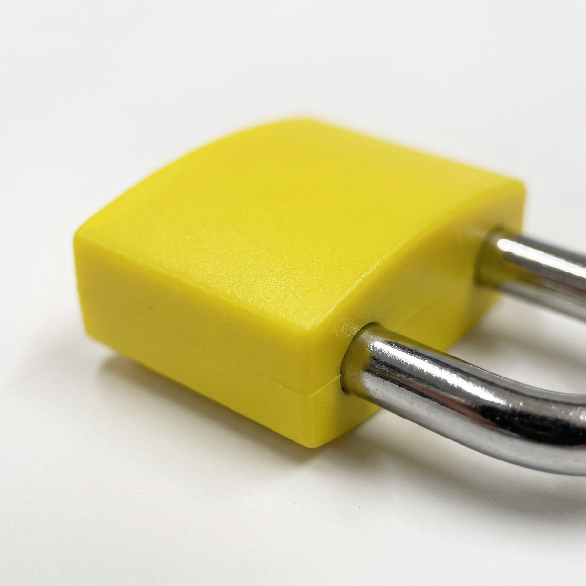 JUSTPACK Beacon keyed travel padlocks (2-pack) in yellow, material texture