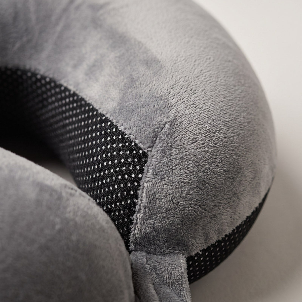 JUSTPACK Drift travel neck pillow in light grey, material texture