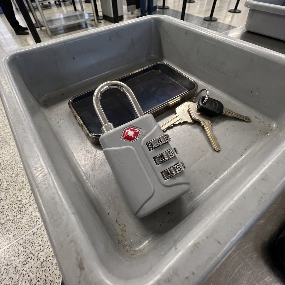 JUSTPACK Dial TSA combination padlock, lifestyle airport security tray