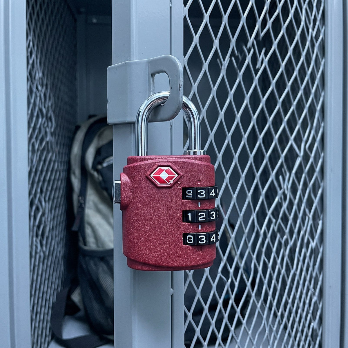 JUSTPACK Tumbler TSA combination padlock, use case on locker