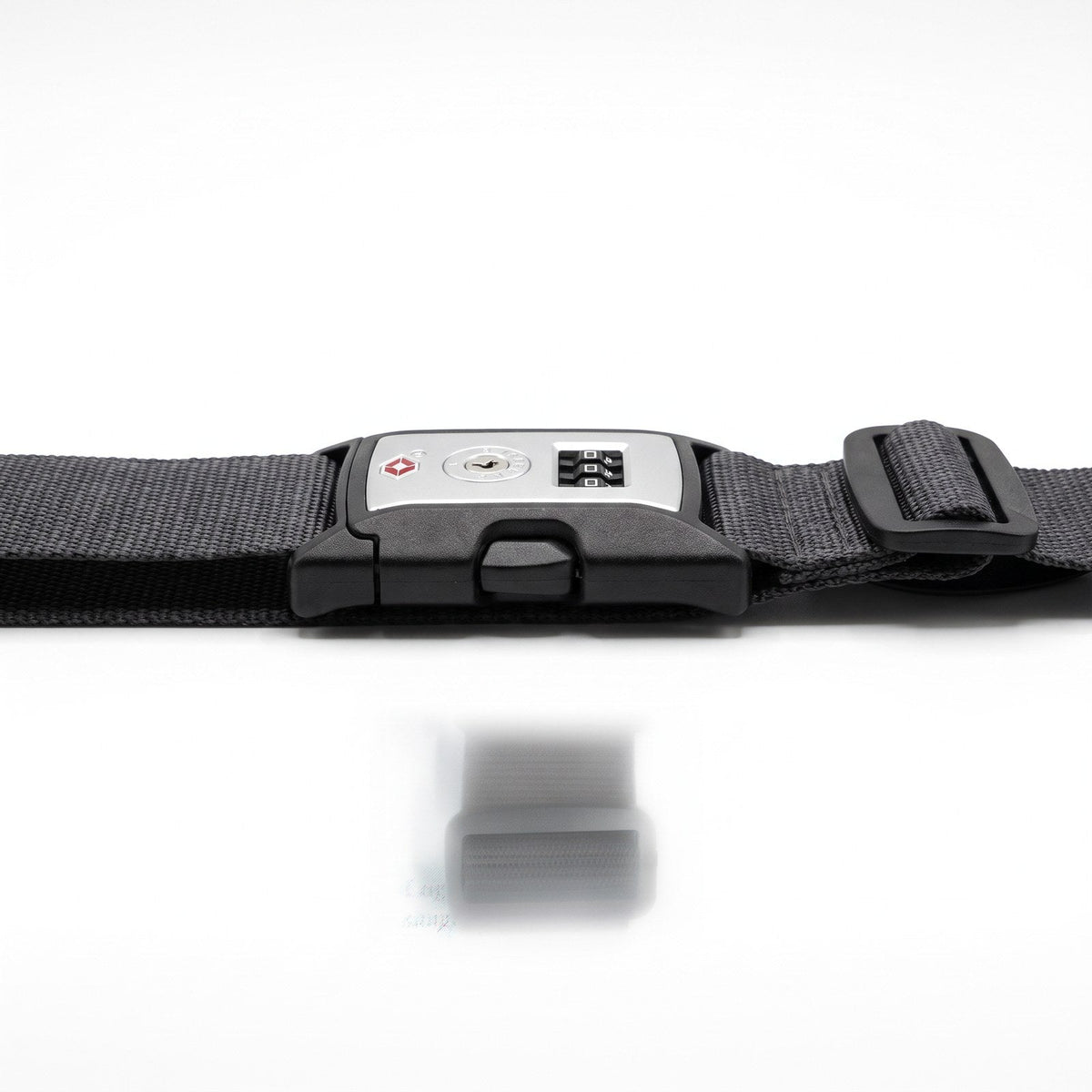 JUSTPACK Cinch luggage strap with TSA lock in charcoal grey, side profile of buckle