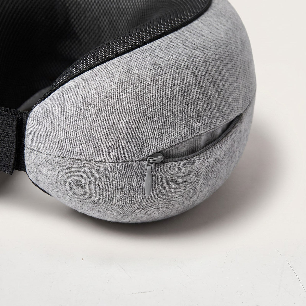 JUSTPACK Doze travel neck pillow, removable cover zipper
