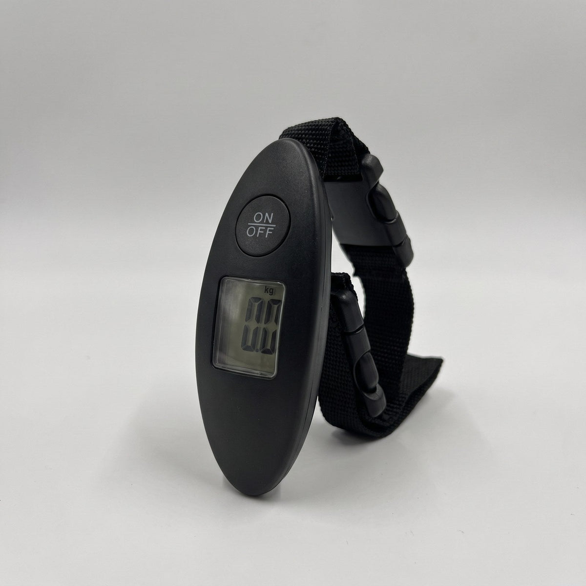 JUSTPACK Gauge digital luggage scale, three quarter view